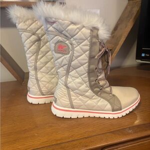 Sorel Women's Quilted Winter Boots - Cream and Tan